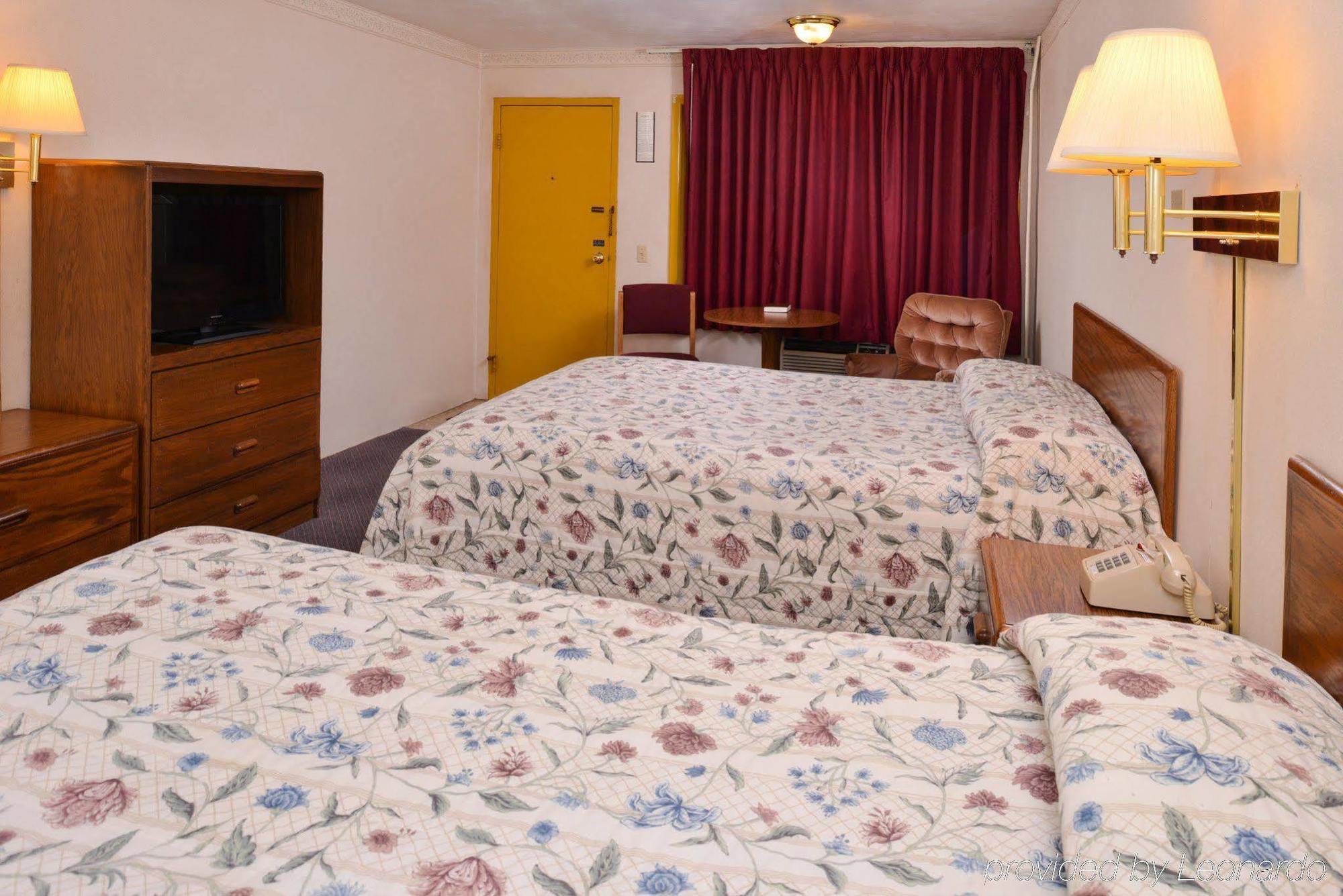 Red Carpet Inn نورث إيست المظهر الخارجي الصورة