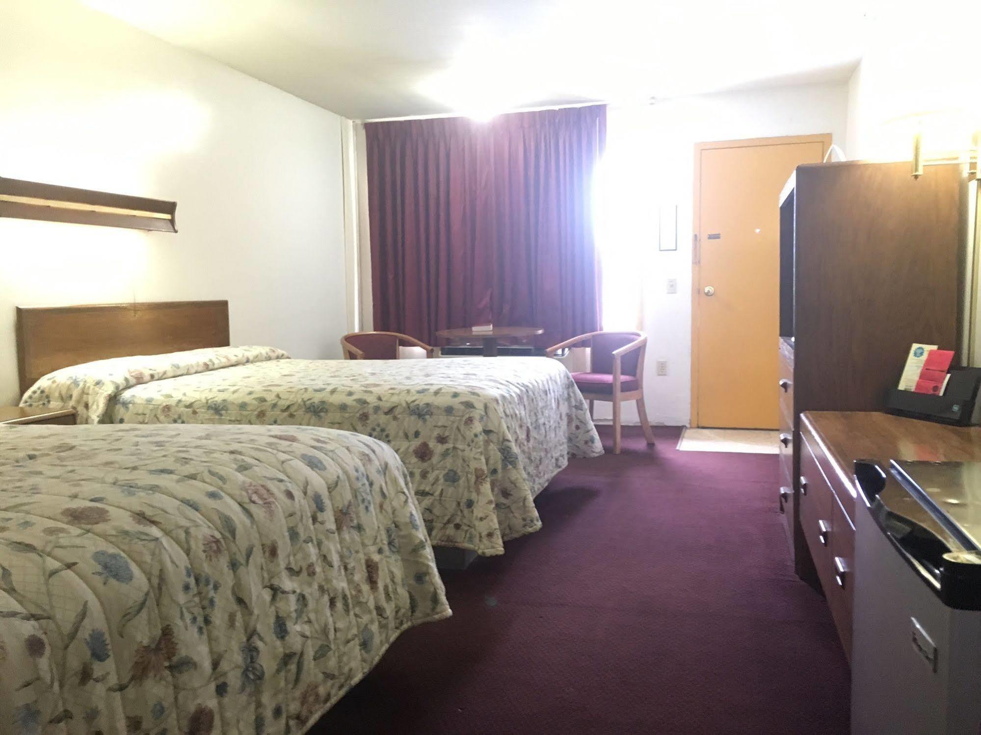 Red Carpet Inn نورث إيست المظهر الخارجي الصورة