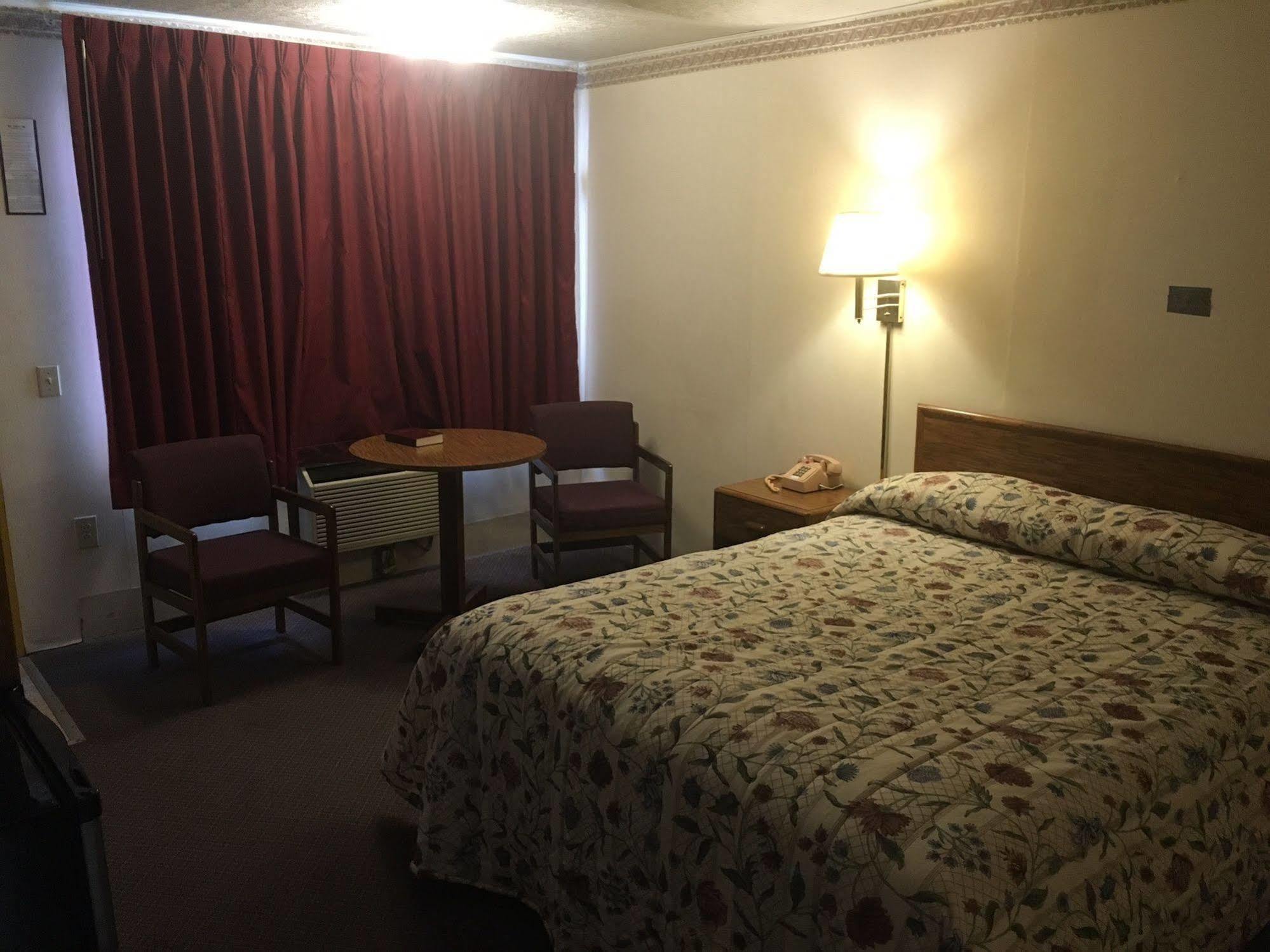 Red Carpet Inn نورث إيست المظهر الخارجي الصورة