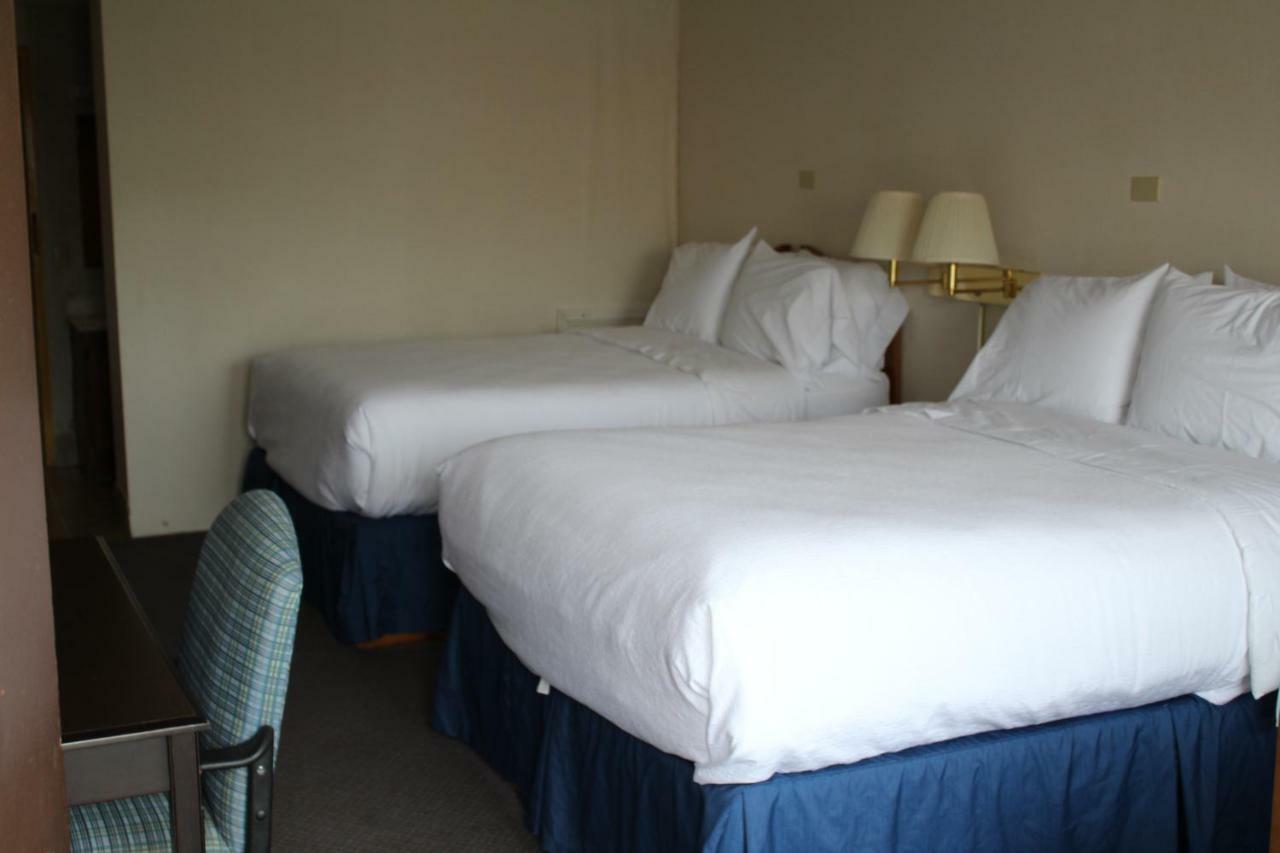 Red Carpet Inn نورث إيست المظهر الخارجي الصورة